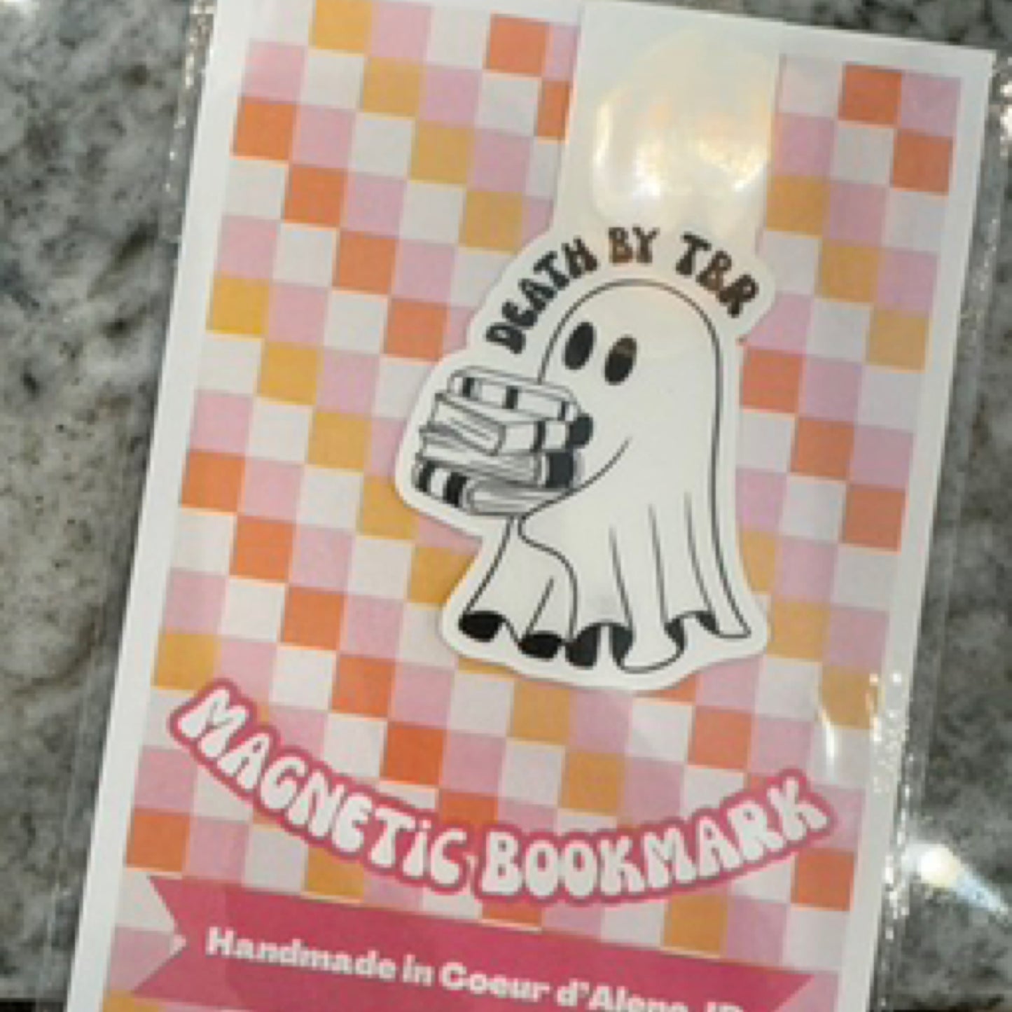 Magnetic book mark