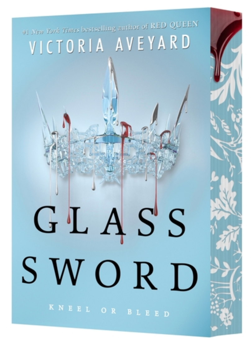 Glass Sword (Paperback Deluxe)