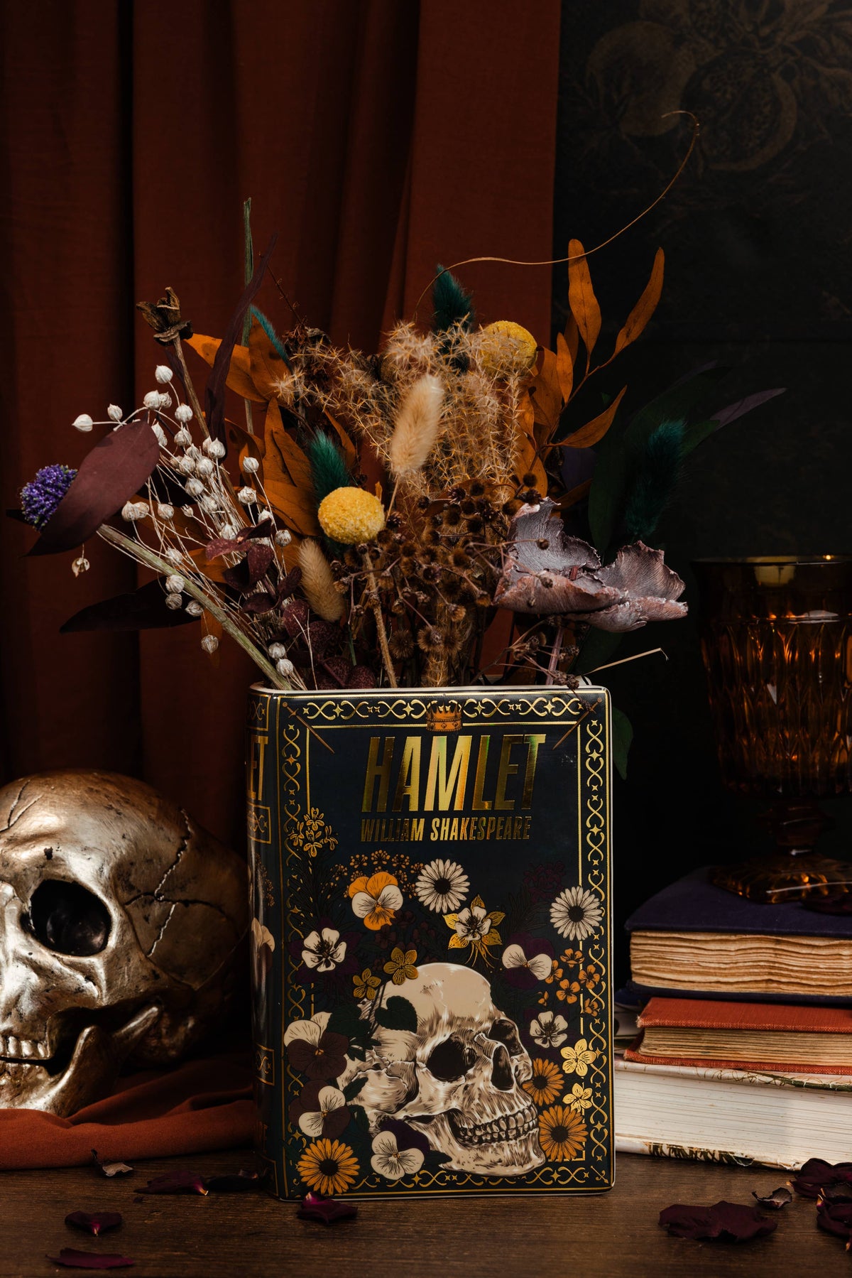 Large Book Vase, Hamlet